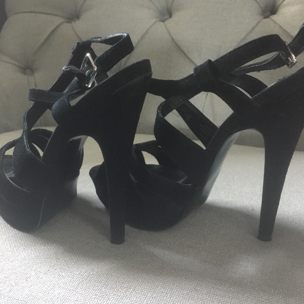 Steve Madden Black Suade Shoes